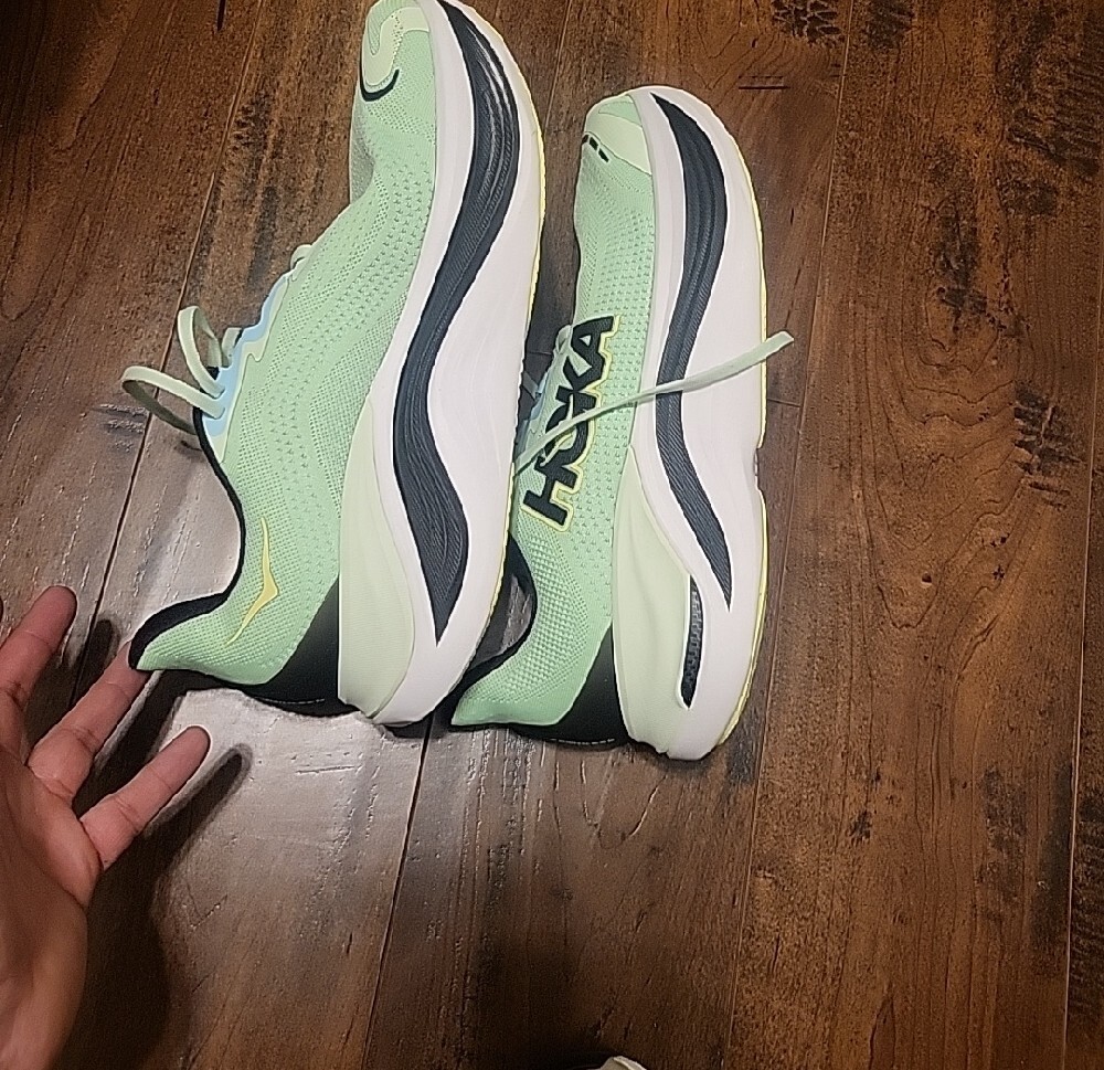 Mens Hoka Pale Green and Black Running Shoes, Only worned Once. - Picture 3 of 6